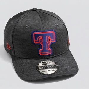 New Era Texas Rangers Flex Baseball Hat size M/L sticker is wrong on Hat